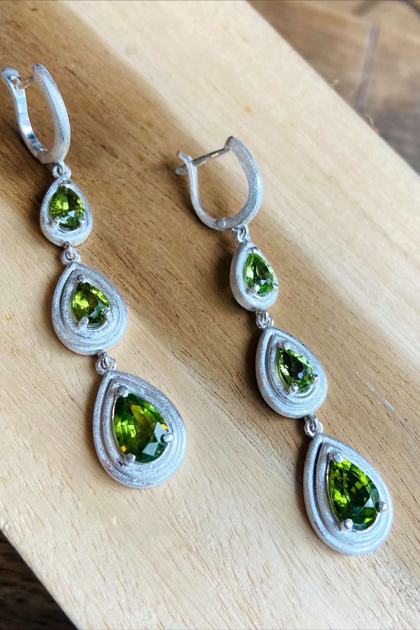 PERIDOT GREEN